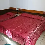 Holidays ホテル 3*