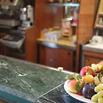 Holidays ホテル 3*