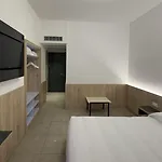 ホテル Holidays ロッカラーゾ