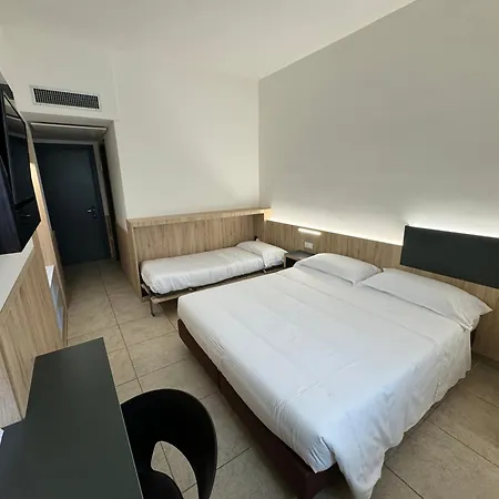 Holidays Hotel 3*