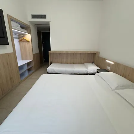 Hotel Holidays 3*