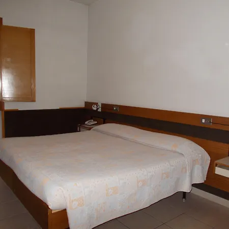 Hotel Holidays