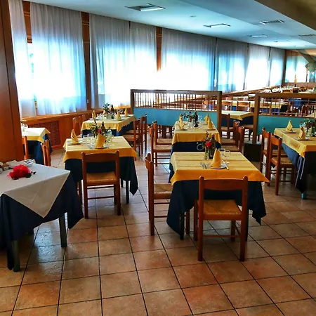 假期酒店 酒店 3*