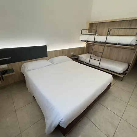 Holidays Hotel 3*