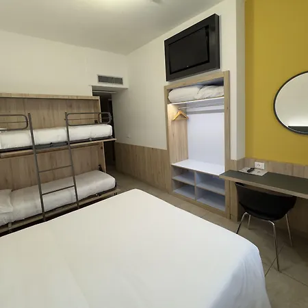 Holidays Hotel 3*