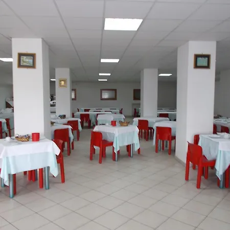 Hotel Holidays 3*