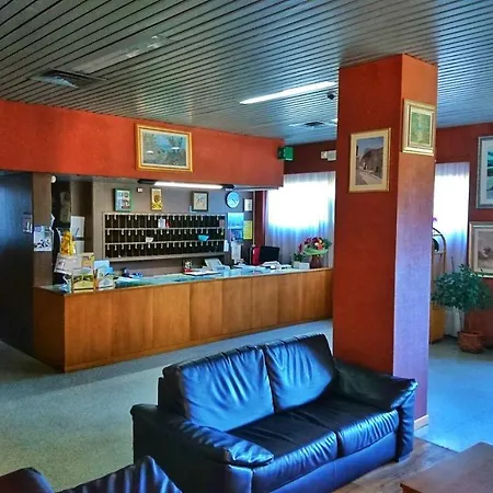 Hotel Holidays 3*