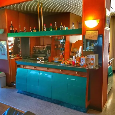 Hotel Holidays 3*